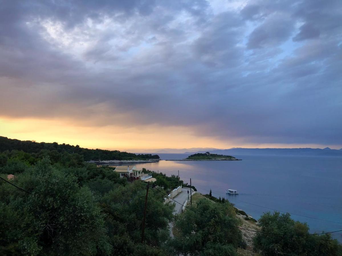 Villa Avgerini Paxos Гайос Экстерьер фото