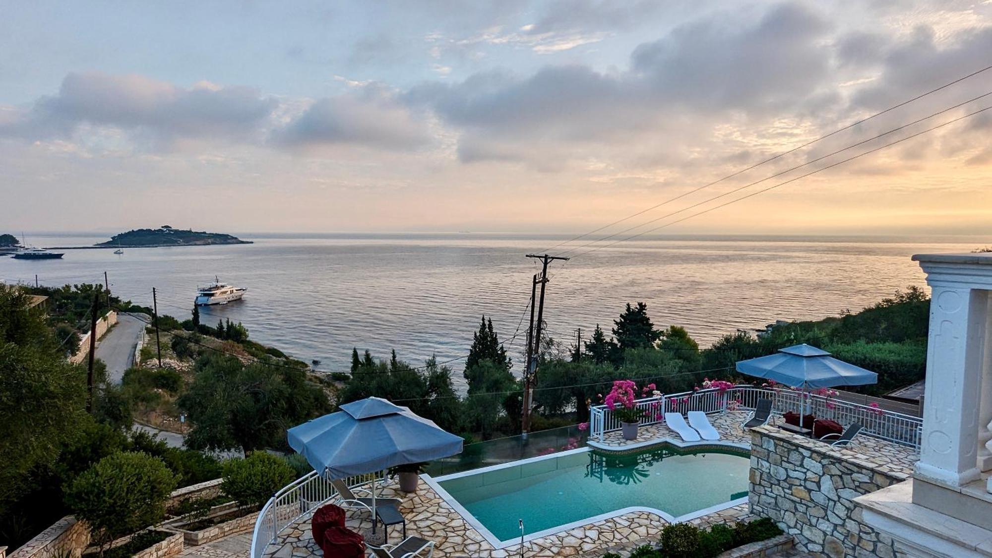 Villa Avgerini Paxos Гайос Экстерьер фото