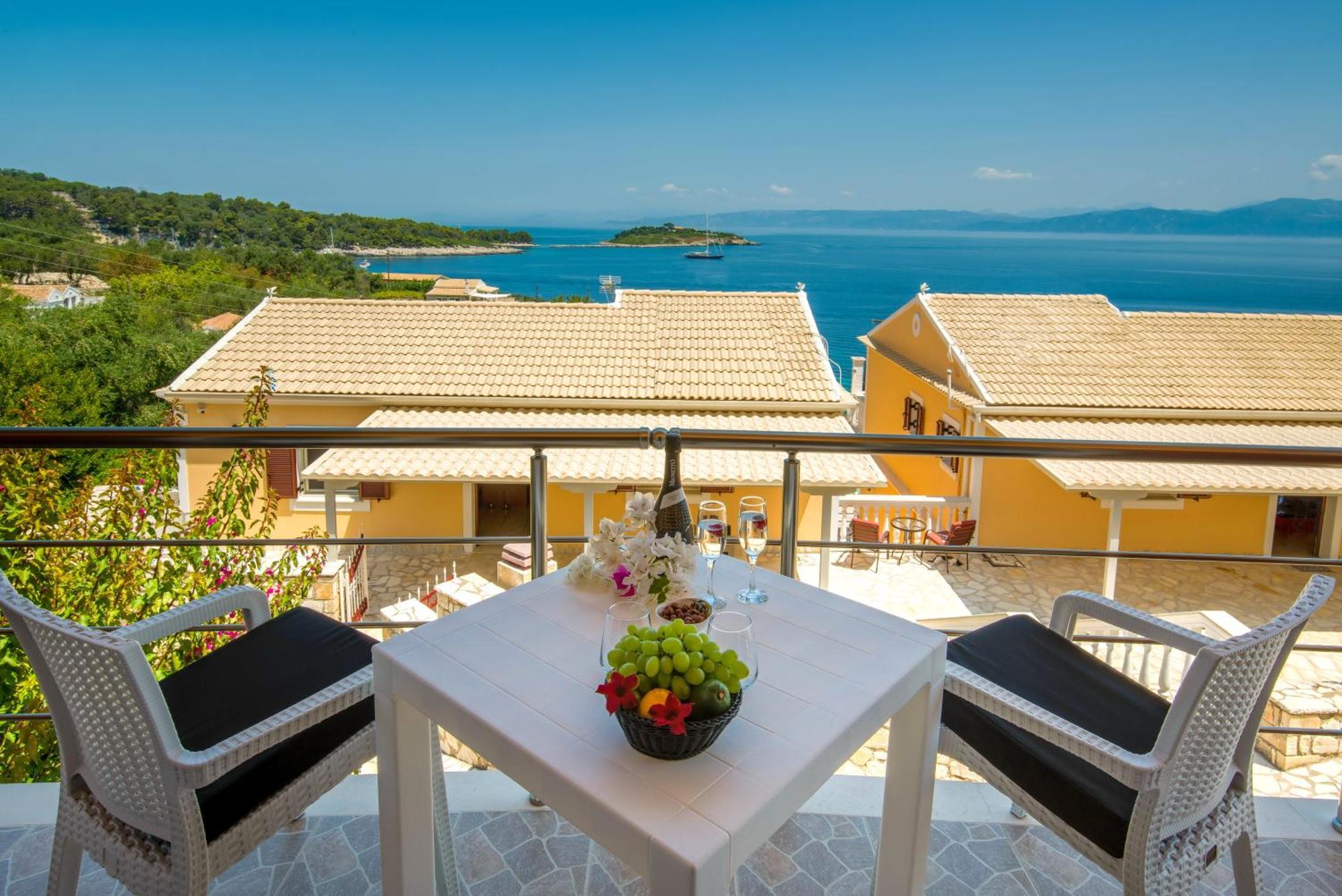 Villa Avgerini Paxos Гайос Экстерьер фото