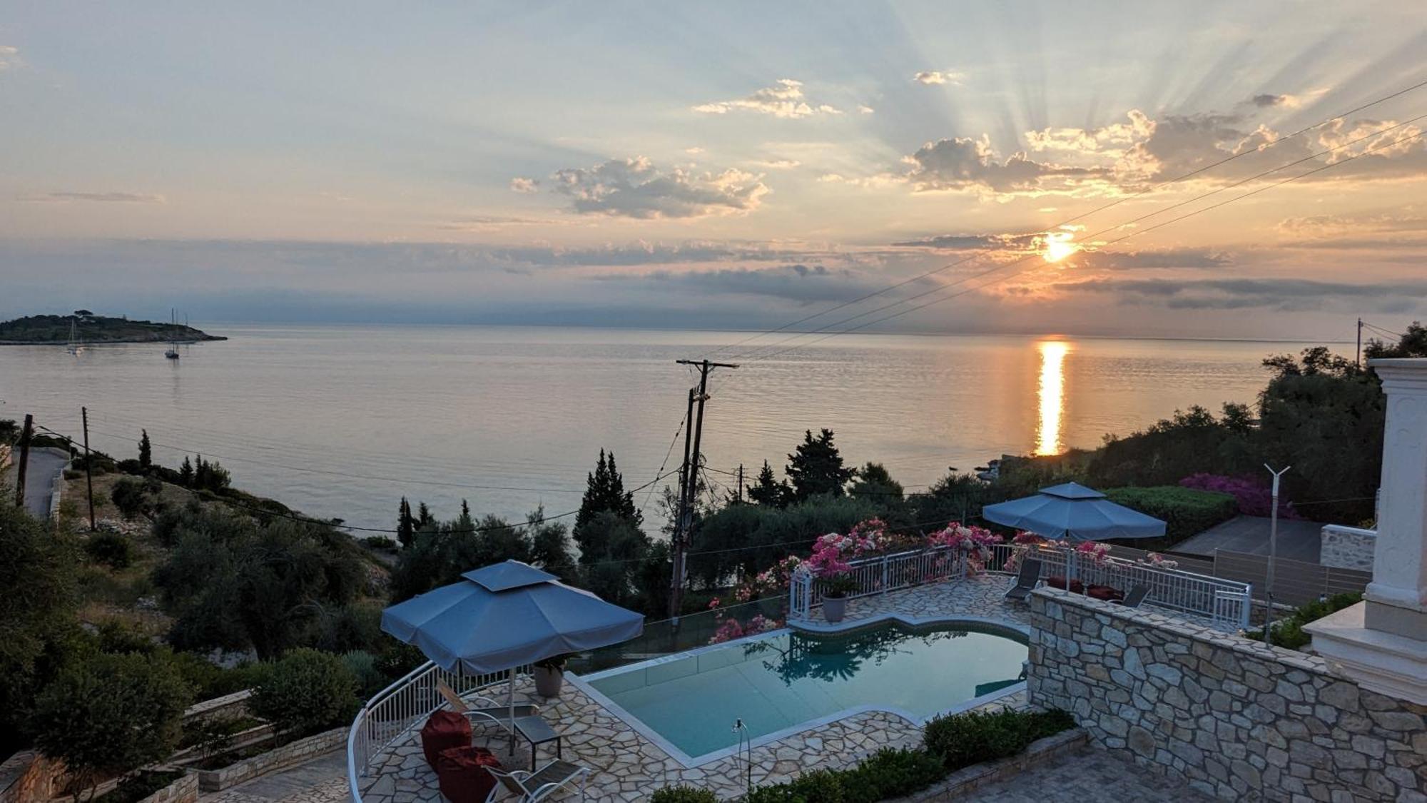 Villa Avgerini Paxos Гайос Номер фото